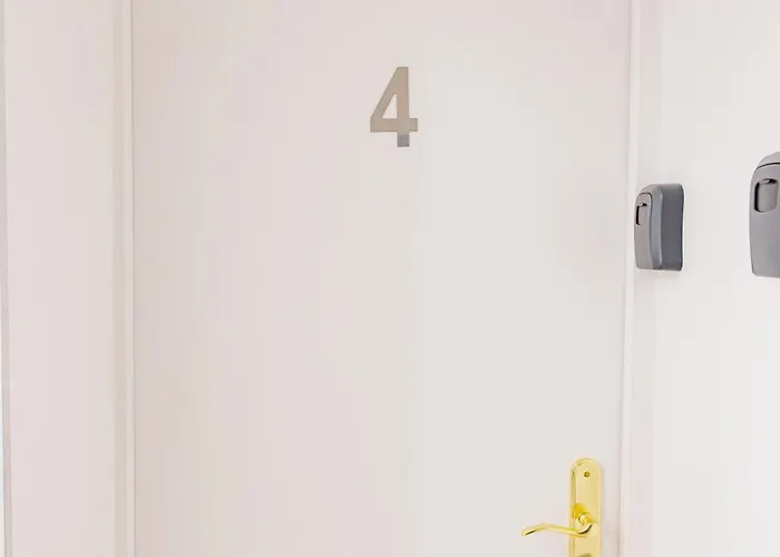 - Bairro Alto Centro Histórico * Lisboa