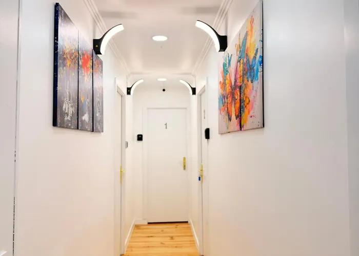 Quarto em Acomodações Particulares - Bairro Alto Centro Histórico *